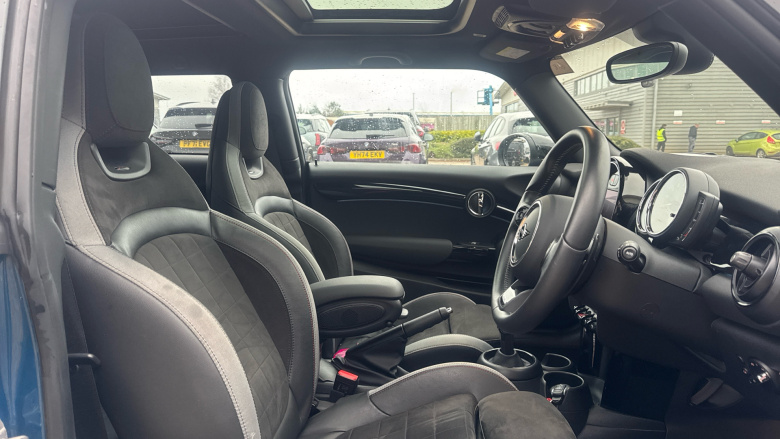 MINI Hatchback 2.0 Cooper S Sport 3dr Auto Petrol Hatchback